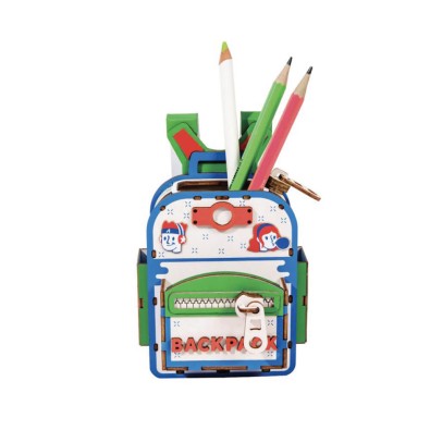 Robotime: Backpacker (Pen Holder) Robotime: Backpacker (Pen Holder)