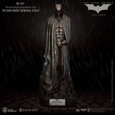 The Dark Knight Rises Master Craft Statue The Dark Knight Memorial Batman 45 cm The Dark Knight Rises Master Craft Statue The Dark Knight Memorial Batman 45 cm