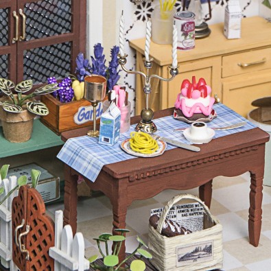 Robotime: Mrs Charlie's Dining Room Robotime: Mrs Charlie's Dining Room