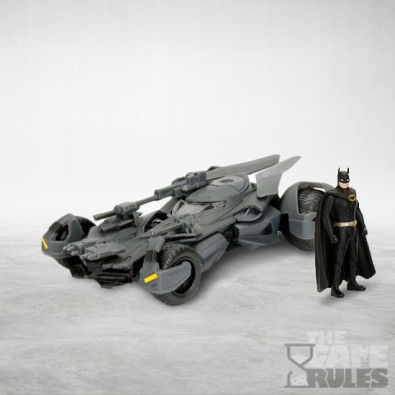 Batman Justice League: Batmobile (1:32)