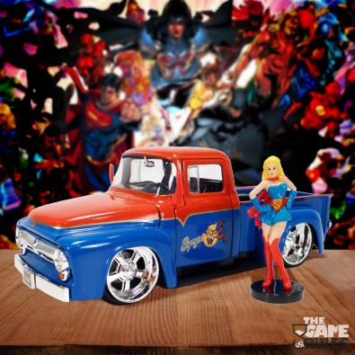 DC Comics Bombshells Supergirl 1:24 DC Comics Bombshells Supergirl 1:24