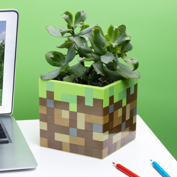 Minecraft - Grass Block Pen and Plant Pot