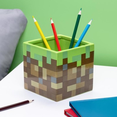 Minecraft - Grass Block Pen and Plant Pot Minecraft - Grass Block Pen and Plant Pot