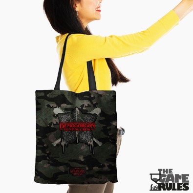 Stranger Things: Hunting - Τσάντα Χειρός Stranger Things: Hunting - Τσάντα Χειρός