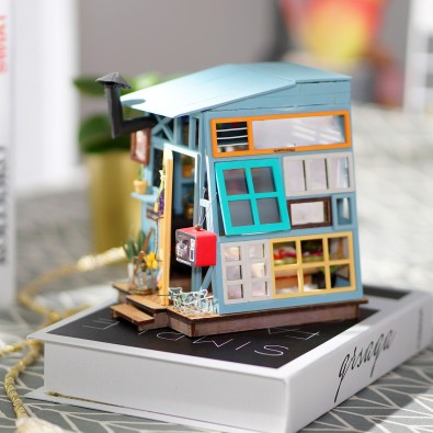 Robotime: Wooden Hut - 3D Παζλ (1:24) Robotime: Wooden Hut - 3D Παζλ (1:24)